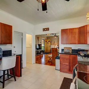 New Paddler's Inn- 3br Downtown , Hilo United States