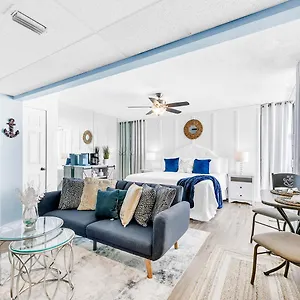 Long 1-1300e Apartment